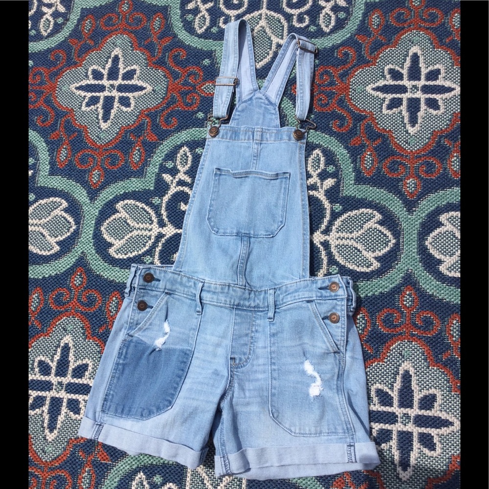 Hollister Jean Shorts Overalls. NWOT
